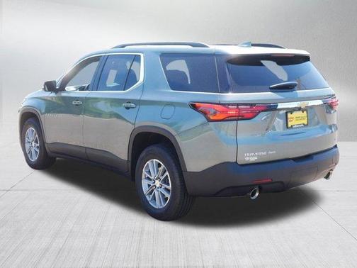 Silver Sage Metallic 2023 Chevrolet Traverse LT Leather