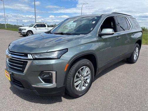 Silver Sage Metallic 2023 Chevrolet Traverse LT Leather