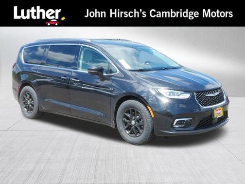 Brilliant Black Crystal Pearlcoat 2021 Chrysler Pacifica Touring-L