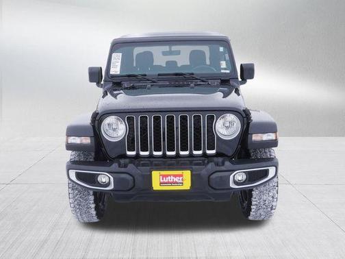 Black Clearcoat 2022 Jeep Gladiator Overland