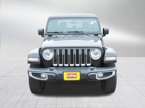 Black Clearcoat 2022 Jeep Gladiator Overland