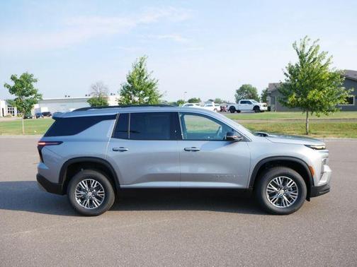 Sterling Gray Metallic 2026 Chevrolet Traverse LT