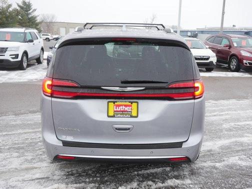 2021 Chrysler Pacifica Touring-L