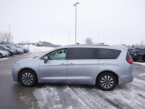 2021 Chrysler Pacifica Touring-L