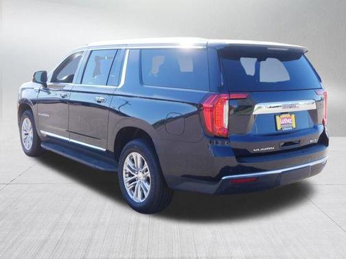 Midnight Blue Metallic 2022 GMC Yukon XL SLT