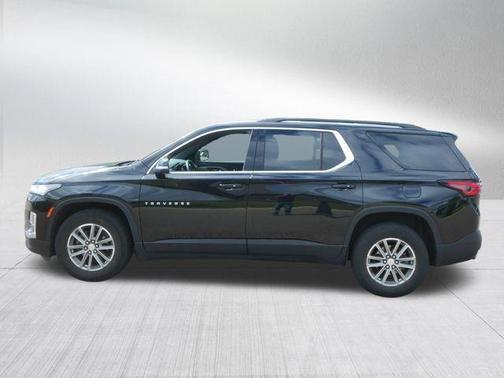 Mosaic Black Metallic 2023 Chevrolet Traverse LT Cloth