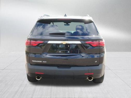 Mosaic Black Metallic 2023 Chevrolet Traverse LT Cloth