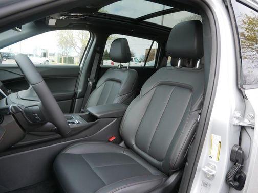Silver Zynith Clearcoat 2026 Jeep Cherokee LAREDO/LIMITED