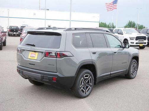 Sting Gray Clearcoat 2026 Jeep Cherokee LAREDO/LIMITED
