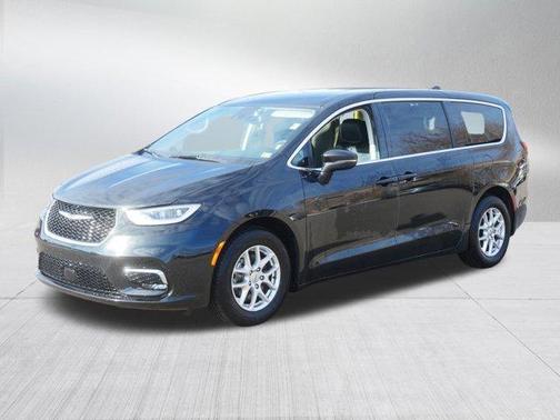 2023 Chrysler Pacifica Touring-L