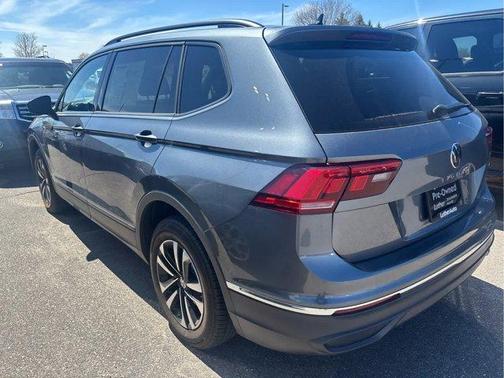 Platinum Gray Metallic 2024 Volkswagen Tiguan 2.0T S
