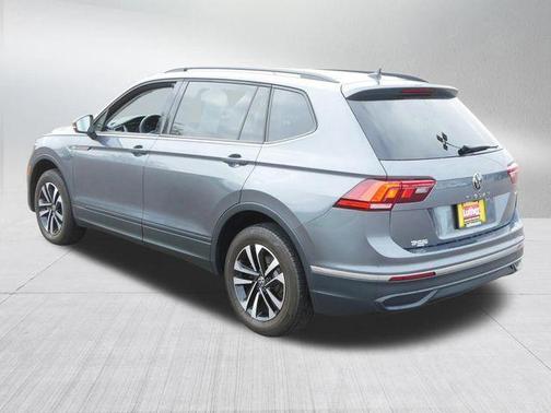 Platinum Gray Metallic 2024 Volkswagen Tiguan 2.0T S