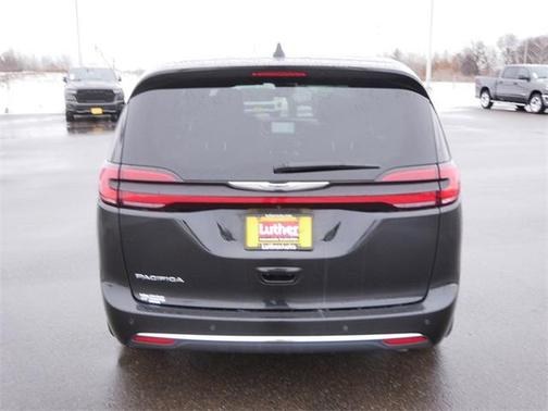 2023 Chrysler Pacifica Touring