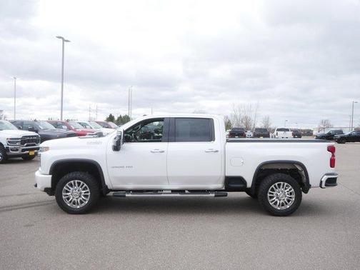 Iridescent Pearl Tricoat 2022 Chevrolet Silverado 3500 High Country