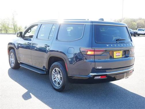 2024 Jeep Wagoneer Base