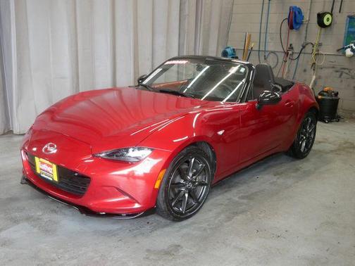 Soul Red 2016 Mazda MX-5 Miata Club