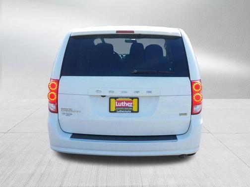 White Knuckle Clearcoat 2017 Dodge Grand Caravan SE