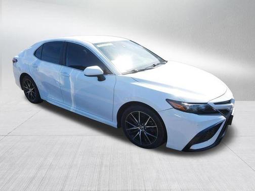 Super White 2021 Toyota Camry SE Nightshade