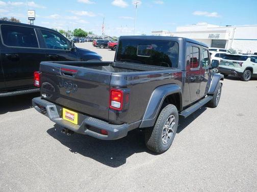 Granite Crystal Clearcoat Metallic 2026 Jeep Gladiator Sport