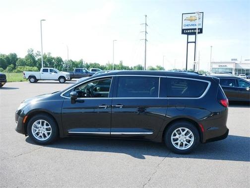 2020 Chrysler Pacifica Touring-L