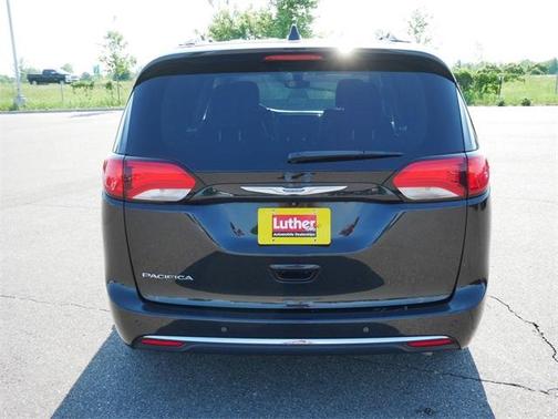 2020 Chrysler Pacifica Touring-L
