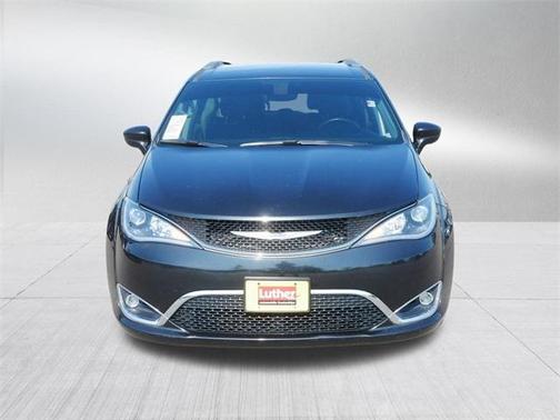 2020 Chrysler Pacifica Touring-L