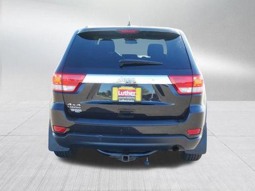 Brilliant Black Crystal Pearl 2013 Jeep Grand Cherokee Laredo