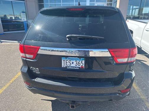 Brilliant Black Crystal Pearl 2013 Jeep Grand Cherokee Laredo