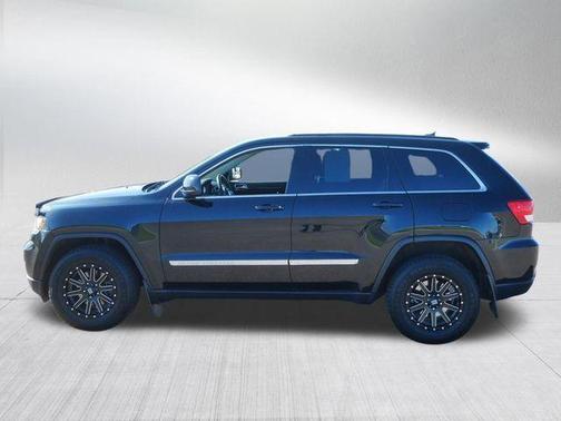 Brilliant Black Crystal Pearl 2013 Jeep Grand Cherokee Laredo