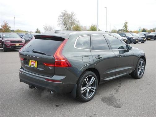2019 Volvo XC60 T5 Momentum