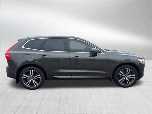 2019 Volvo XC60 T5 Momentum