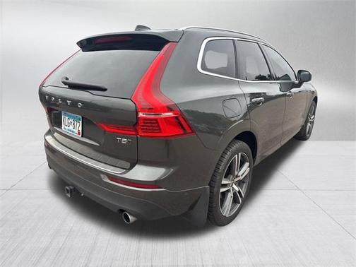 2019 Volvo XC60 T5 Momentum