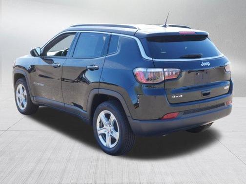 Diamond Black 2024 Jeep Compass Latitude