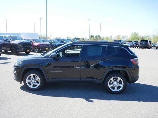 Diamond Black 2024 Jeep Compass Latitude