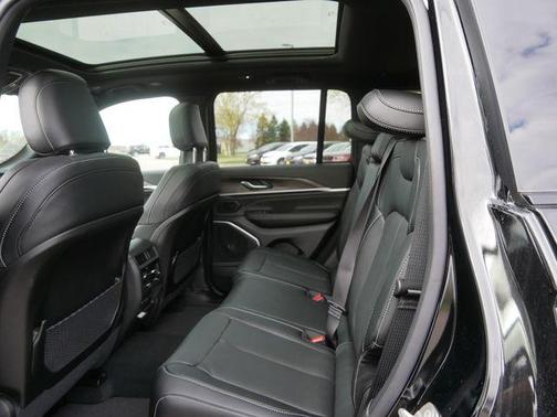 Diamond Black 2026 Jeep Grand Cherokee Limited