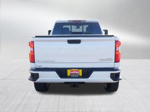 Iridescent Pearl Tricoat 2022 Chevrolet Silverado 3500 High Country