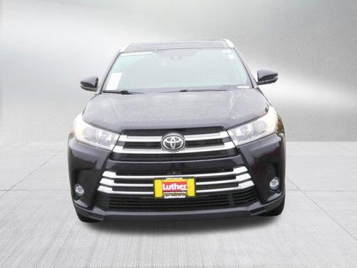 Midnight Black Metallic 2019 Toyota Highlander Limited