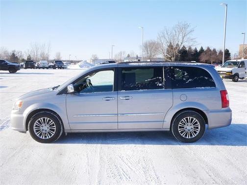 2013 Chrysler Town & Country Touring-L