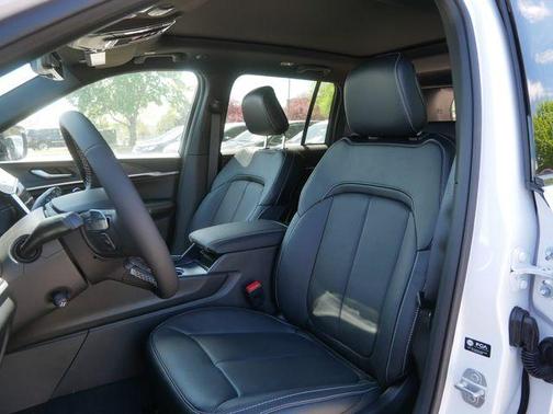 Bright White Clearcoat 2026 Jeep Grand Cherokee Limited