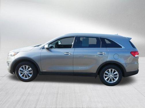 Titanium Silver 2017 Kia Sorento LX
