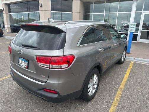 Titanium Silver 2017 Kia Sorento LX