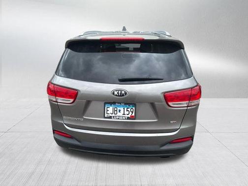Titanium Silver 2017 Kia Sorento LX