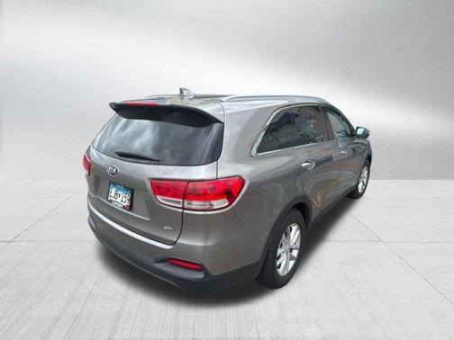 Titanium Silver 2017 Kia Sorento LX