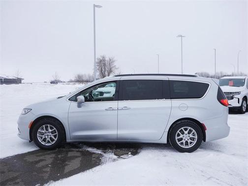 2022 Chrysler Pacifica Touring-L