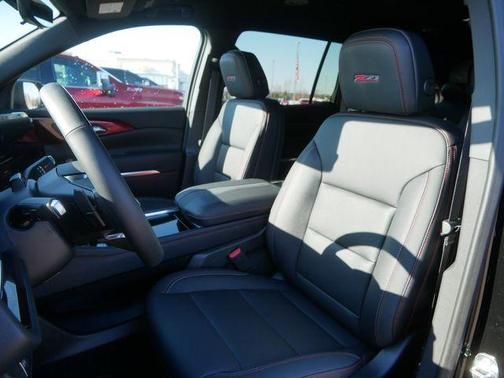 Mosaic Black Metallic 2026 Chevrolet Traverse Z71