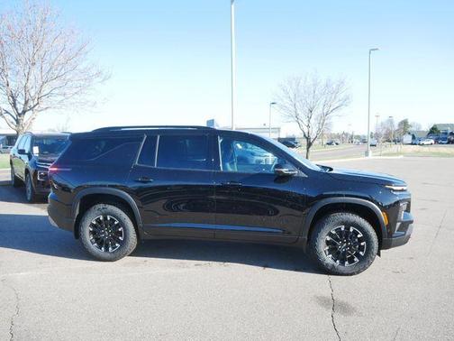 Mosaic Black Metallic 2026 Chevrolet Traverse Z71