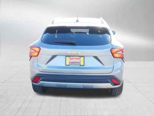 Sterling Gray Metallic 2025 Chevrolet Trax LT