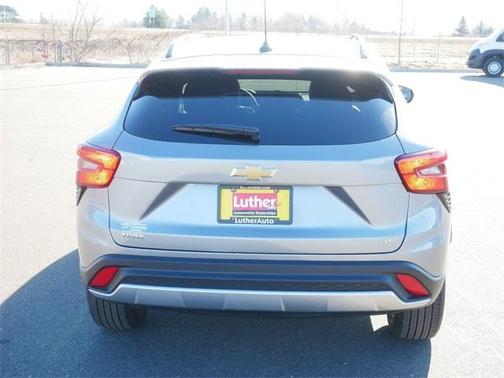 Sterling Gray Metallic 2025 Chevrolet Trax LT