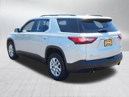Silver Ice Metallic 2019 Chevrolet Traverse LT Cloth
