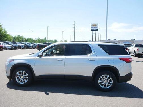 Silver Ice Metallic 2019 Chevrolet Traverse LT Cloth